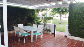Chalet Adosado con dos terrazas y piscina